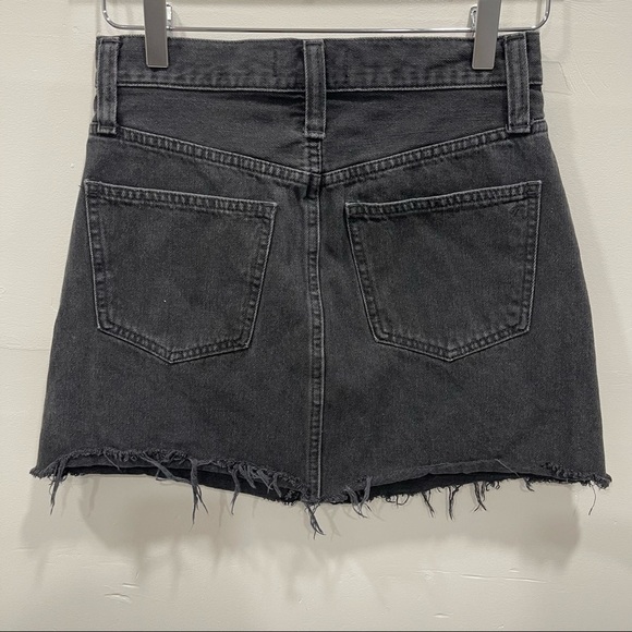 Madewell Rigid Denim A-Line Mini Skirt Button Front Edition In Lunar Wash - Picture 3 of 10